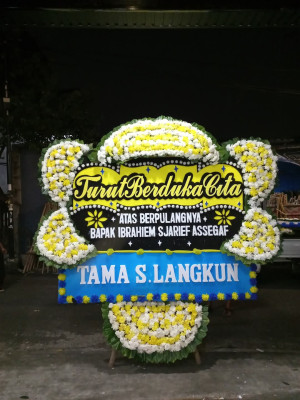 Papan Bunga Duka di Bagus Kuning